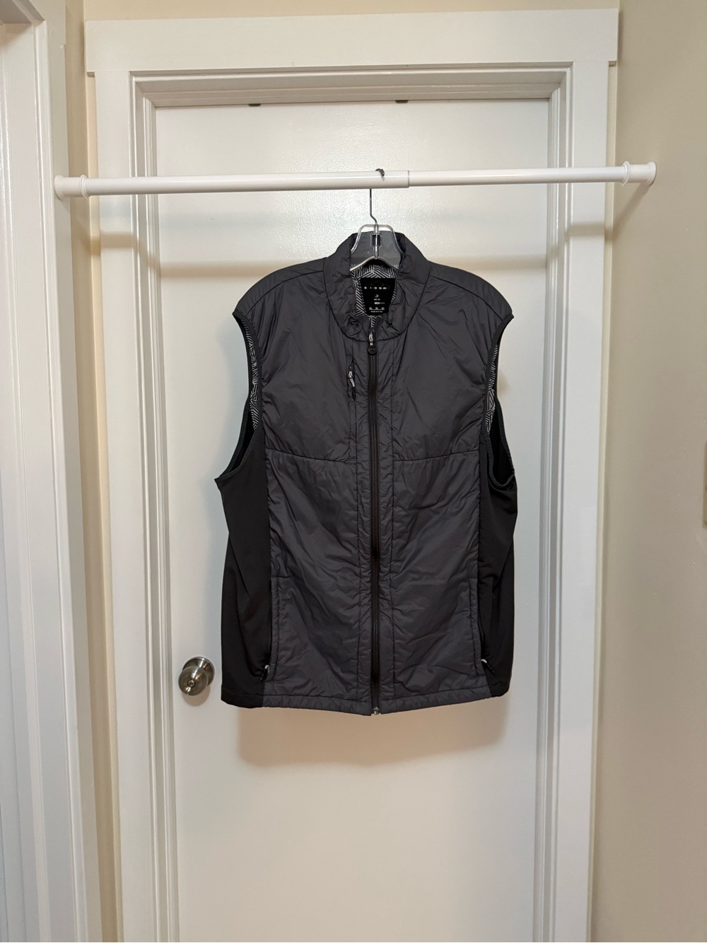 Men's Quilted Lightweight Vest in Charcoal and Black